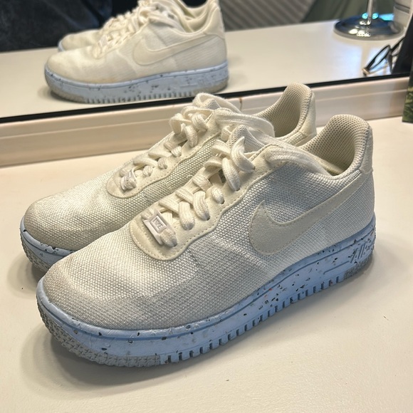 Women’s Nike Shoes - Picture 1 of 6